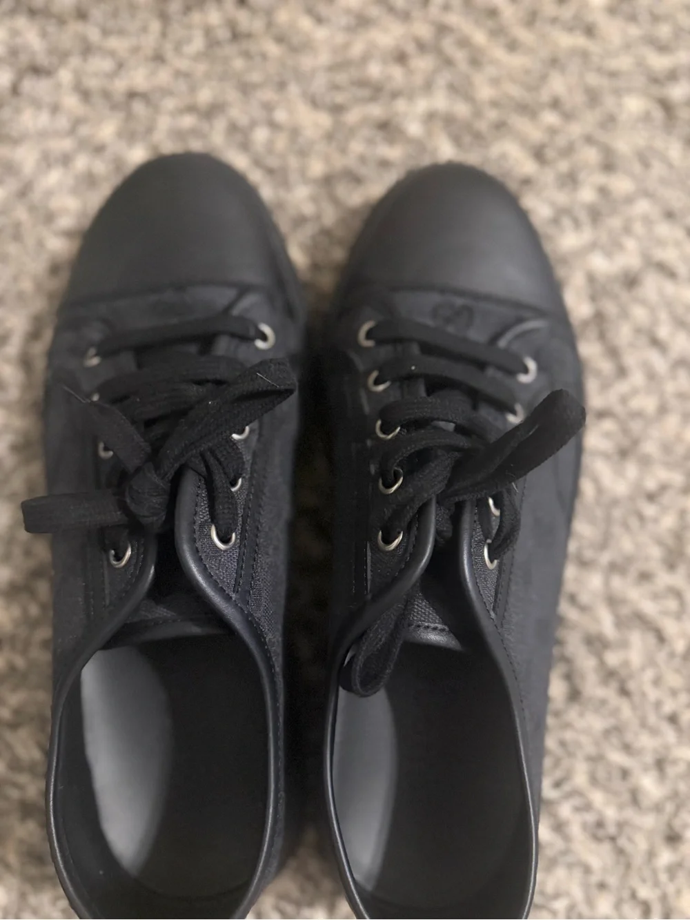 Gucci black low